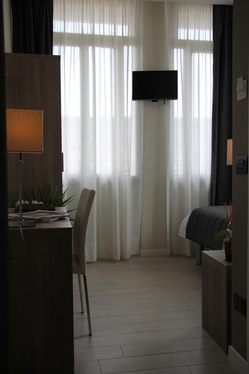 Single Room,116333147:JPEG